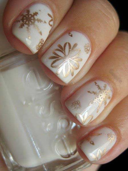 Best white and golden floral nail art designs for engagement