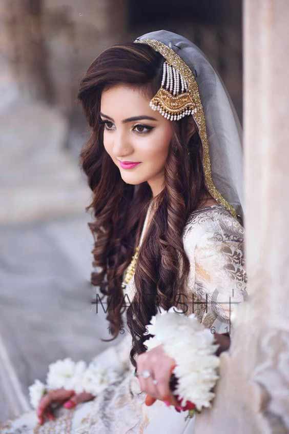 Pakistani Engagement Hairstyles For Brides In 2024 2025 Weddingpace 9885