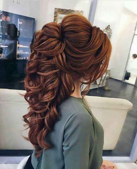 Volumized long curls hairstyle for Pakistani engagement brides