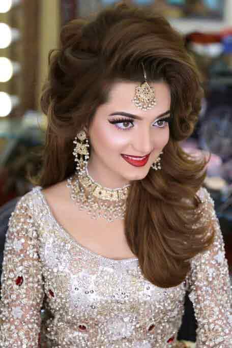 Pakistani Engagement Hairstyles For Brides In 2024 2025 Weddingpace 6568