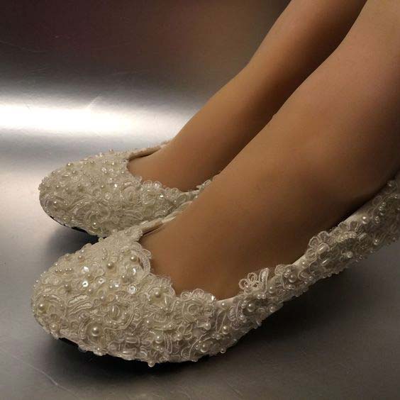 Beautiful white flats for engagement brides in Pakistan