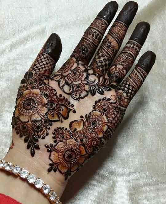 New Pakistani Bridal Mehndi Designs For 20242025 WeddingPace