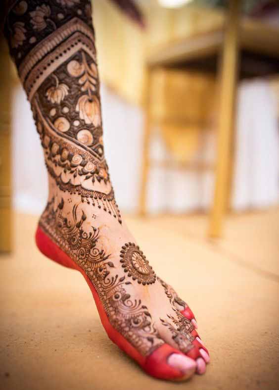 Beautiful mehndi designs for foot and legs