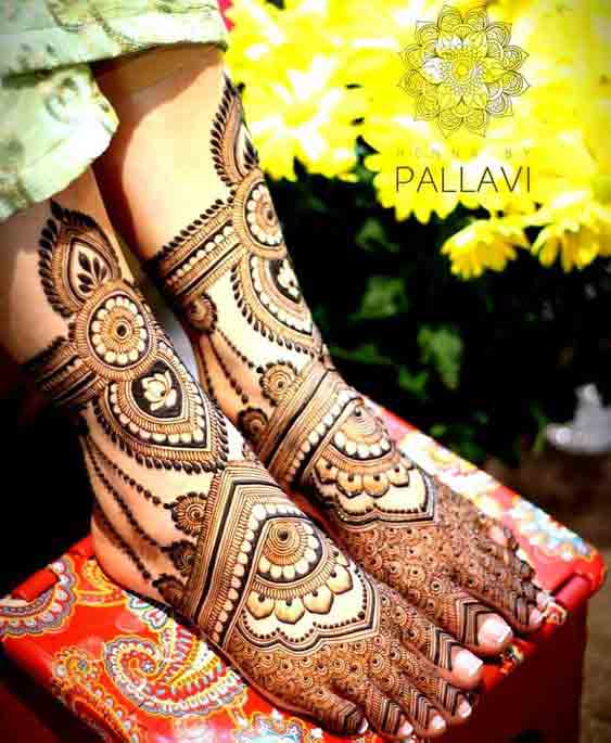 Latest bridal foot mehndi designs for wedding