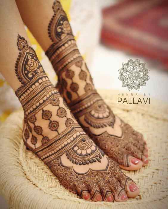 Top bridal foot mehndi designs for weddings