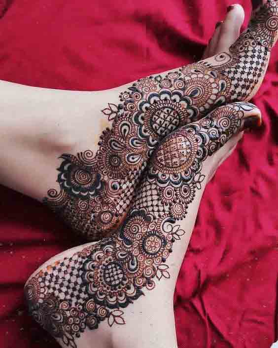 Side floral bridal mehndi design for foot