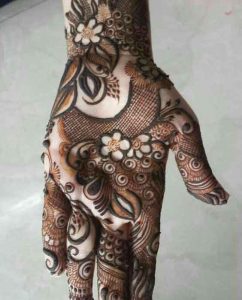 Best mehndi style for front hands