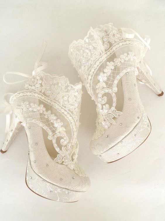 Latest Pakistani Bridal Shoes For Engagement In 2024-2025 | WeddingPace
