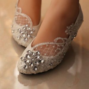 Beautiful pearls flat for brides